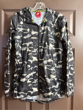 Nike Black & Neon Yellow Camo Jacket
